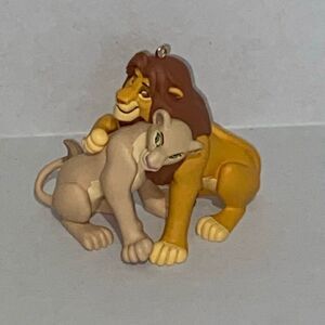Hallmark Keepsake Ornament 1998 Simba's Pride Walt Disney Simba/Nala Lion King